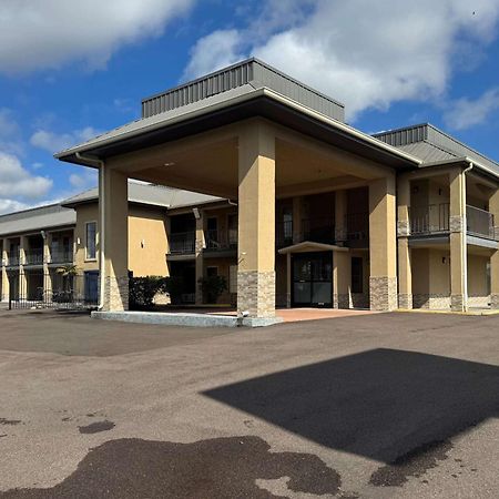 Super 8 By Wyndham Jackson Ms Hotel Exterior photo