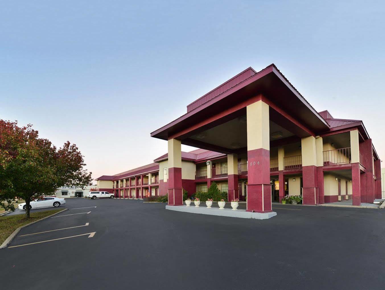 Econo Lodge Inn & Suites Jackson Exterior photo