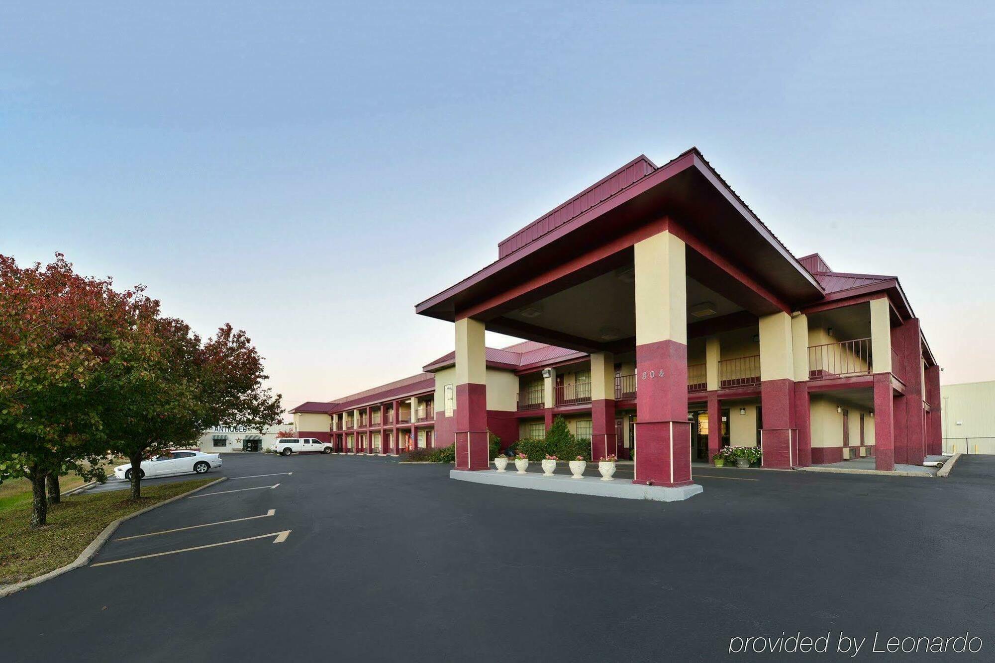 Econo Lodge Inn & Suites Jackson Exterior photo